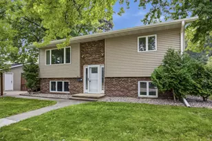 1211 Hall Ave, Breckenridge, MN 56520 - Photo 2