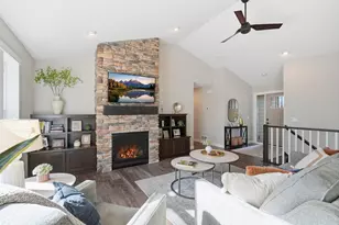 249 Vista Cir, River Falls, WI 54022 - Photo 4