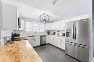 670 W 11th St, Rush City, MN 55069 - Photo 14