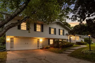 1740 Stanbridge Avenue, Roseville, MN 55113 - Photo 2