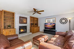 4250 Kingsview Ln N, Plymouth, MN 55446 - Photo 28