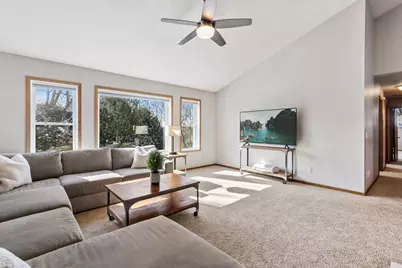 4250 Kingsview Lane N, Plymouth, MN 55446 - Photo 18