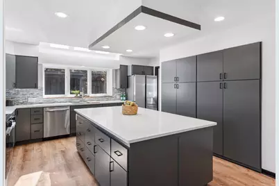 8335 Virginia Avenue S, Bloomington, MN 55438 - Photo 4