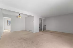 2361 Dorland Ln E, Maplewood, MN 55119 - Photo 8