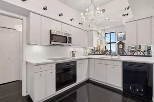 1235 Yale Pl, Minneapolis, MN 55403 - Photo 18