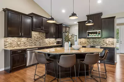10786 Lyndale Bluffs Trail, Bloomington, MN 55420 - Photo 6