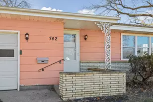 742 Atwood St S, Shakopee, MN 55379 - Photo 2