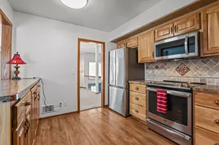 5740 W 98 1/2 St, Bloomington, MN 55437 - Photo 12