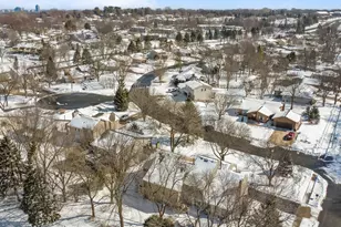 5740 W 98 1/2 St, Bloomington, MN 55437 - Photo 4