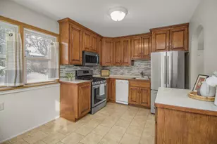 5357 Raymond Ave, Mounds View, MN 55112 - Photo 12