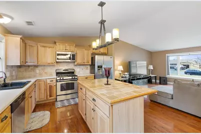 8196 Custers Trail, Inver Grove Heights, MN 55076 - Photo 12