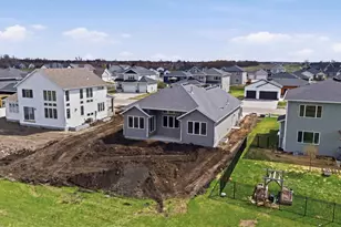 2950 Prairie Farms Cir S, Fargo, ND 58104 - Photo 38