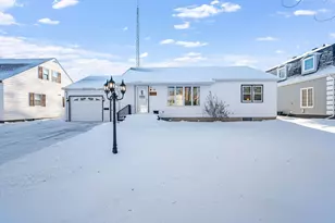 206 N 1st Ave E, Truman, MN 56088 - Photo 1