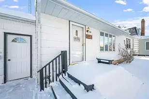 206 N 1st Ave E, Truman, MN 56088 - Photo 2