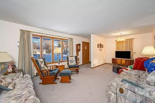 206 N 1st Ave E, Truman, MN 56088 - Photo 4