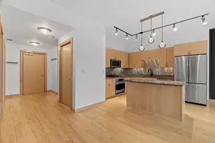 215 10th Ave S, Minneapolis, MN 55415 - Photo 6