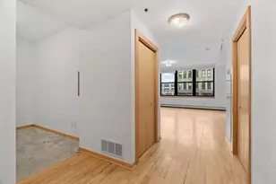 215 10th Ave S, Minneapolis, MN 55415 - Photo 4
