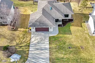 5583 W 140th St, Savage, MN 55378 - Photo 2