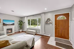 683 Tanglewood Dr, Shoreview, MN 55126 - Photo 4