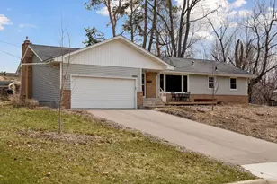 2320 Valders Ave N, Golden Valley, MN 55427 - Photo 2