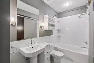 214 4th St E, Saint Paul, MN 55101 - Photo 6