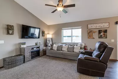 709 Mulligan Street, Mankato, MN 56001 - Photo 4