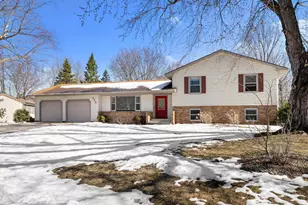 475 Oakwood Ln, Owatonna, MN 55060 - Photo 2