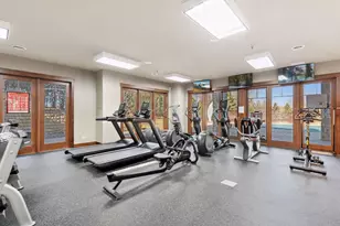 8800 Lake Riley Dr, Chanhassen, MN 55317 - Photo 36