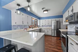 3746 Manor Woods Dr NW, Rochester, MN 55901 - Photo 8