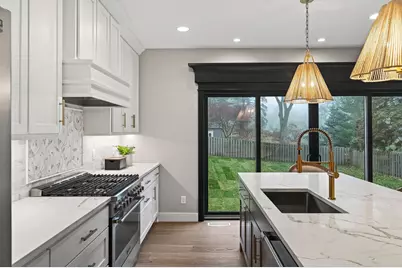 5101 Colonial Drive, Golden Valley, MN 55422 - Photo 16