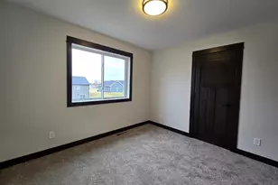 893 Mill Race Ct, Madelia, MN 56062 - Photo 12