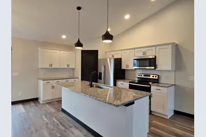 893 Mill Race Court, Madelia, MN 56062 - Photo 2