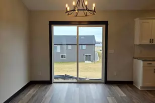 893 Mill Race Ct, Madelia, MN 56062 - Photo 8