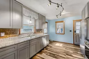 5319 Kentucky Ave N, Crystal, MN 55428 - Photo 2