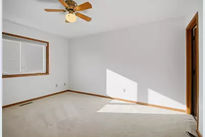 2305 13th Street SW, Austin, MN 55912 - Photo 20