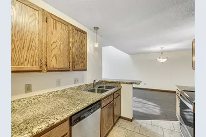 1120 Pecks Woods Drive, New Brighton, MN 55112 - Photo 6