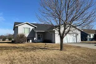 1612 SW Richland Ave, Willmar, MN 56201 - Photo 1