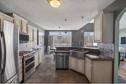 18911 Inca Avenue, Lakeville, MN 55044 - Photo 2