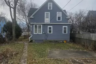 911 Jenks Ave E, Saint Paul, MN 55106 - Photo 2