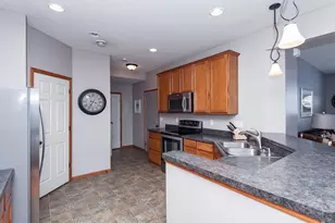 228 Emory Ln SE, Rochester, MN 55904 - Photo 4