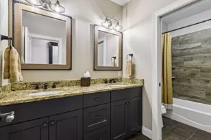 9264 Hawkcrest Ct, Chanhassen, MN 55317 - Photo 28