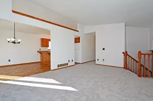 7581 23rd St N, Oakdale, MN 55128 - Photo 4