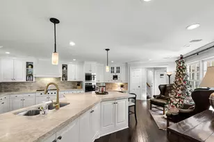 11228 Willowood Ave, Eden Prairie, MN 55344 - Photo 6