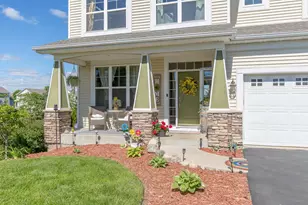 1955 River Bluff Ct, Shakopee, MN 55379 - Photo 2