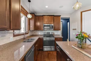 1955 River Bluff Ct, Shakopee, MN 55379 - Photo 10