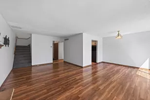 2010 Arkwright St, Maplewood, MN 55117 - Photo 8