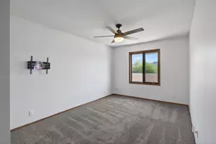 2010 Arkwright St, Maplewood, MN 55117 - Photo 18