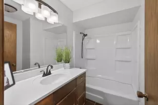 2010 Arkwright St, Maplewood, MN 55117 - Photo 22