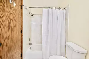 2700 Crestwood Cir, Hopkins, MN 55305 - Photo 32