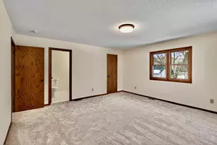 2700 Crestwood Cir, Hopkins, MN 55305 - Photo 30